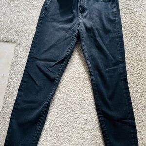 American Eagle Outfitters women’s Black Skinny Jeans (size 6 short)